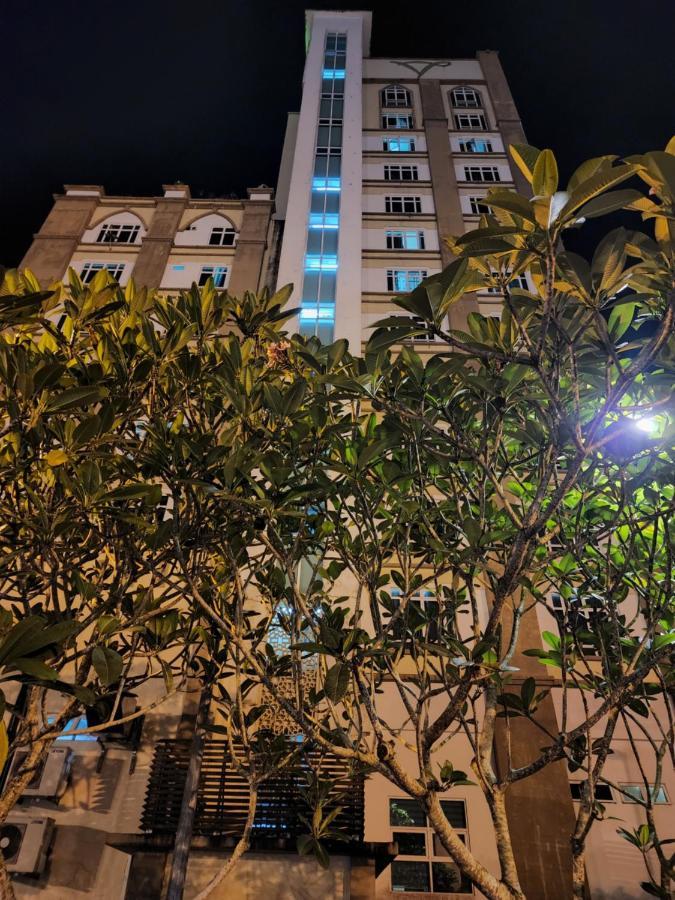 The Viana Apartment 2 Kota Bharu Exterior photo